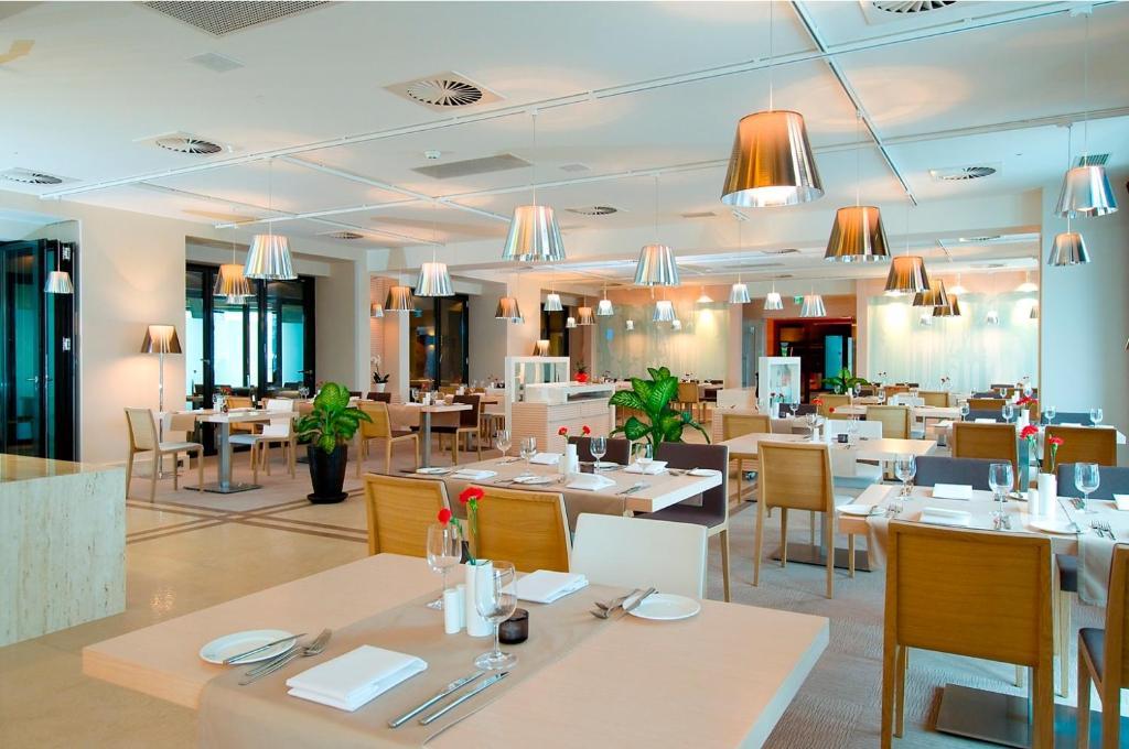 River Style Hotel & Spa Reda Restaurang bild